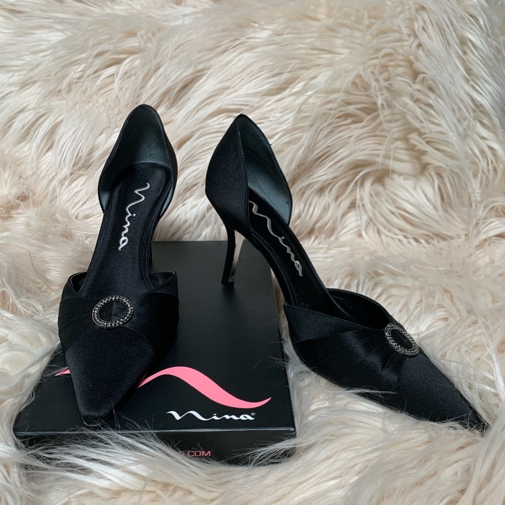 😻 Black kitten heel 😻